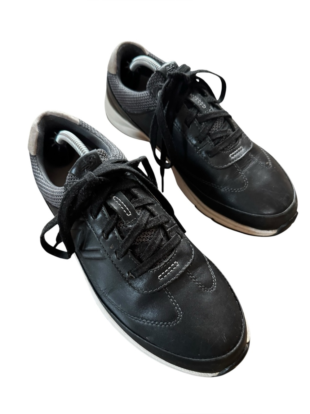 Women’s New Balance 9 Black Leather Durable Low Profile Walking Shoes Sneakers